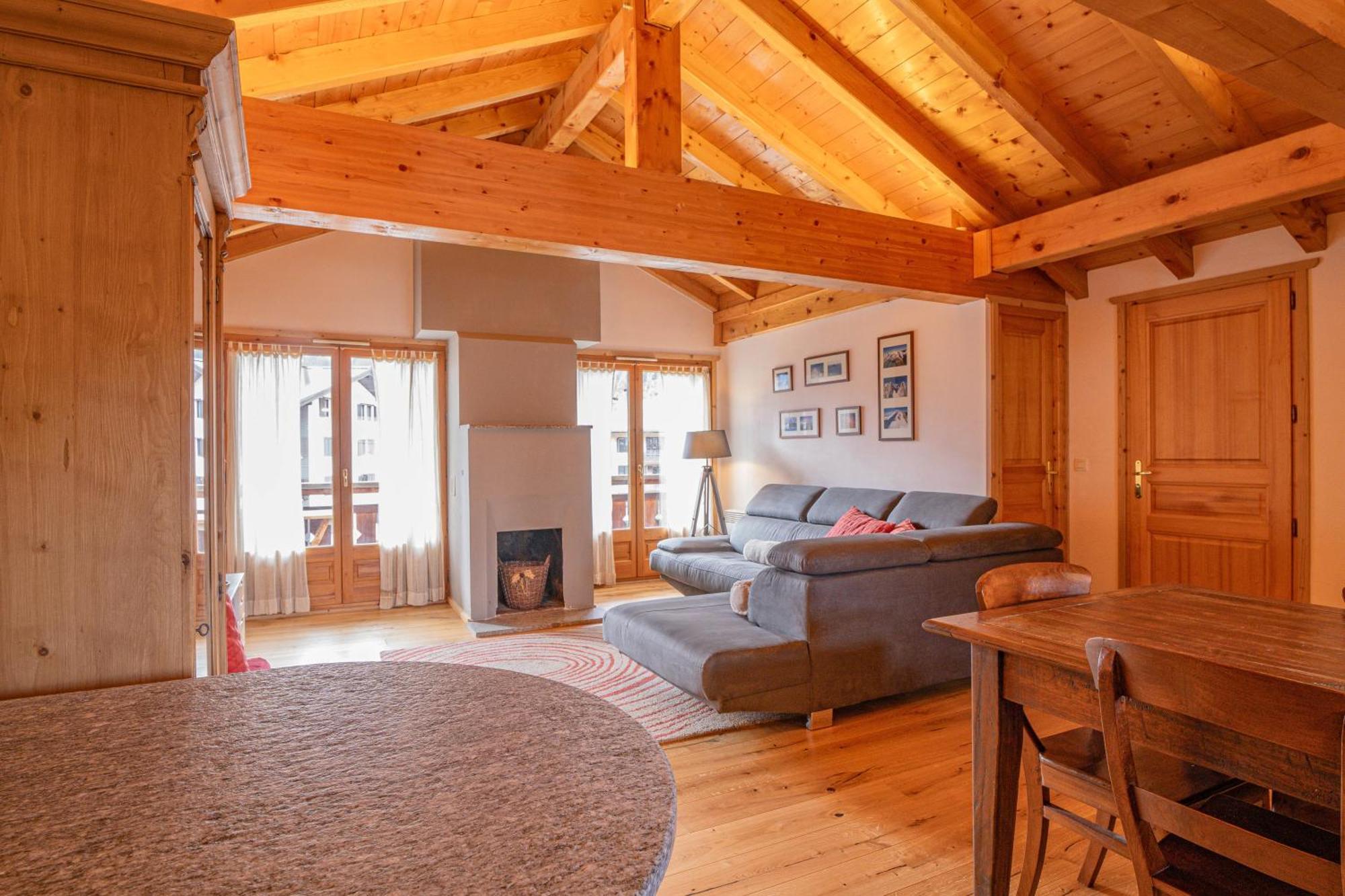 Apartment Capucin - A 3 Bedroom Chamonix Mountain Loft Extérieur photo