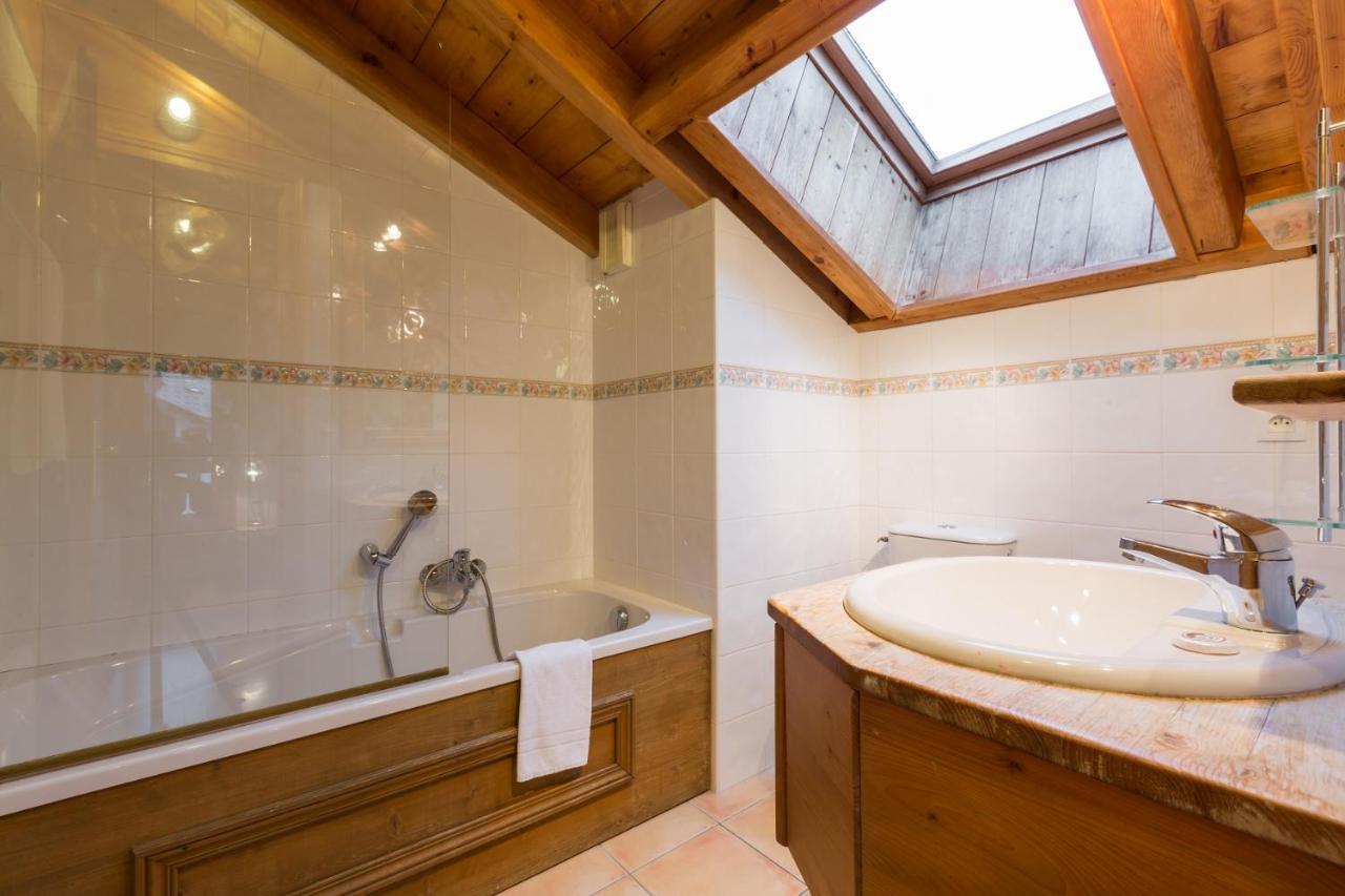 Apartment Capucin - A 3 Bedroom Chamonix Mountain Loft Extérieur photo