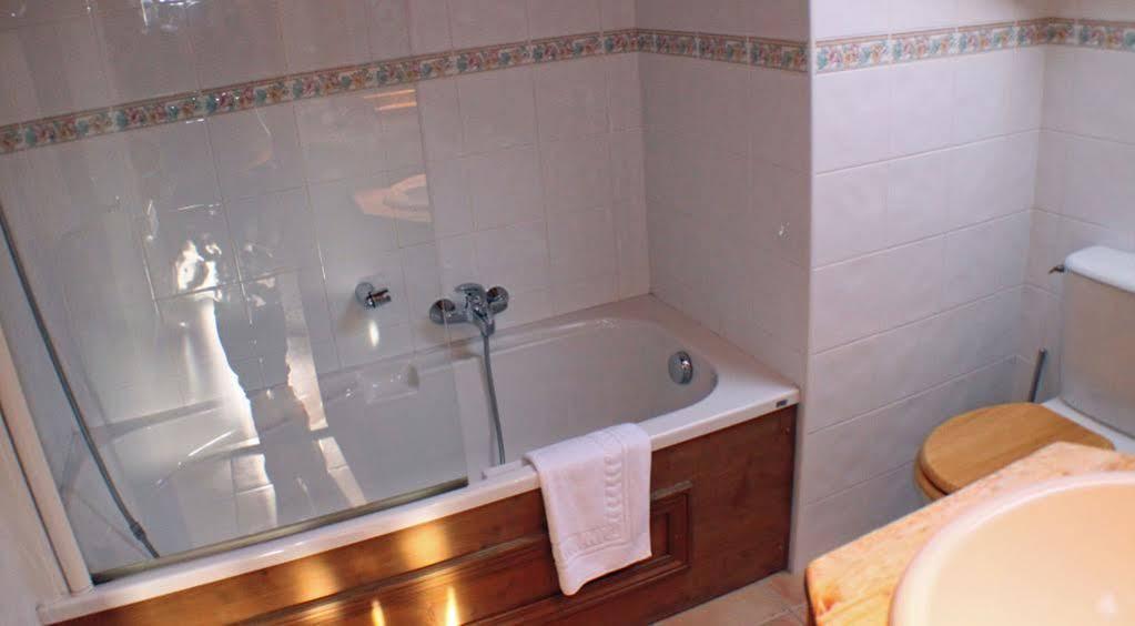 Apartment Capucin - A 3 Bedroom Chamonix Mountain Loft Extérieur photo